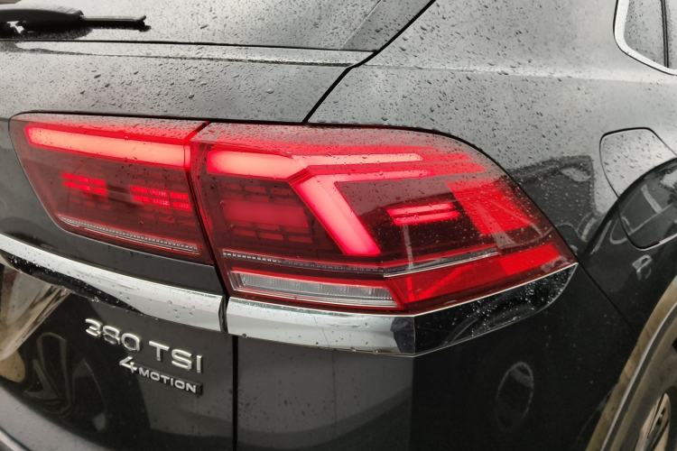 Used Volkswagen Teramont X 2021 380TSI Four-Wheel Drive Prestige Luxury Edition Right Rear Taillight