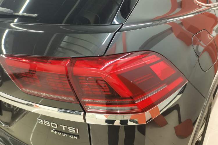 Used Volkswagen Teramont X 2021 380TSI Four-Wheel Drive Prestige Luxury Edition Right Rear Taillight