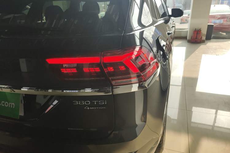 Used Volkswagen Teramont X 2021 380TSI Four-Wheel Drive Prestige Flagship Edition Right Rear Taillight