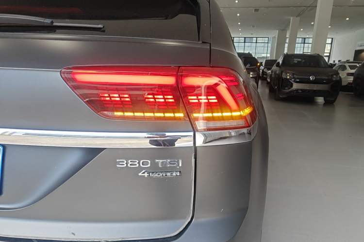Used Volkswagen Teramont X 2021 380TSI Four-Wheel Drive Midnight Edition Right Rear Taillight