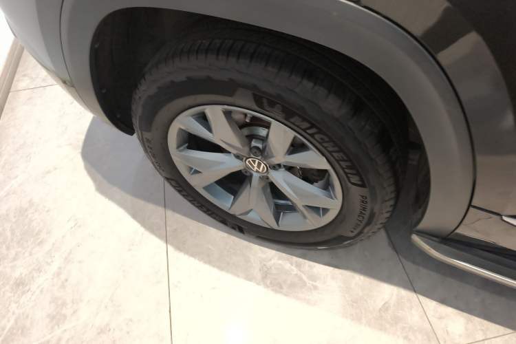 Used Volkswagen Teramont X 2021 330TSI Two-Wheel-Drive Luxury Edition Right Rear Wheel Hub