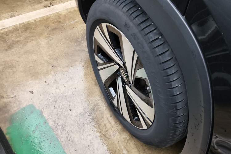 Used Volkswagen Teramont X 2021 380TSI Four-Wheel Drive Prestige Luxury Edition Right Rear Wheel Hub