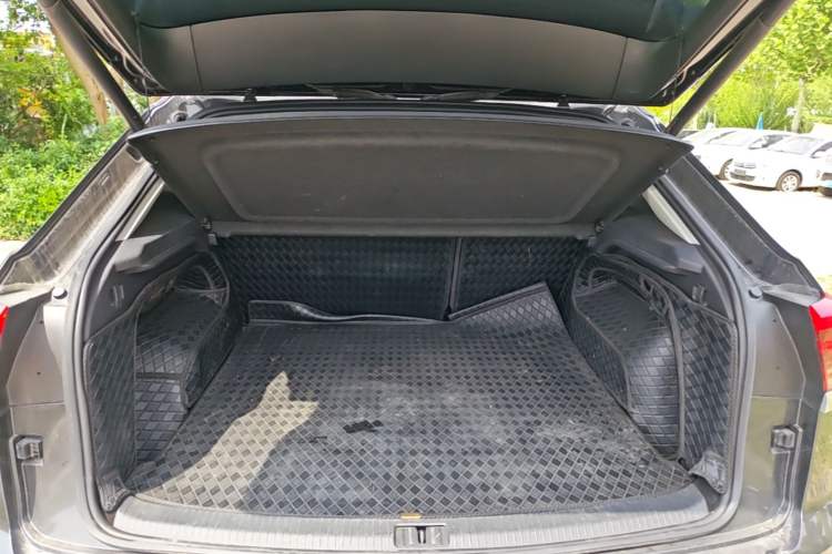 Used Volkswagen Teramont X 2021 380TSI Four-Wheel Drive Luxury Edition Trunk