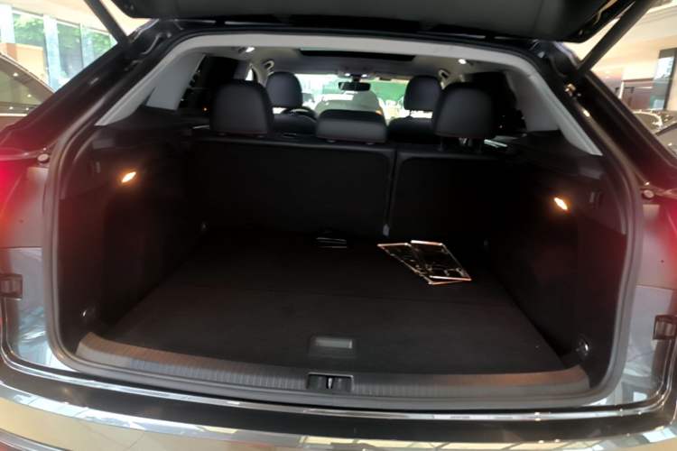 Used Volkswagen Teramont X 2021 380TSI Four-Wheel Drive Luxury Edition Trunk