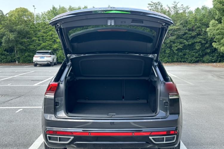 Used Volkswagen Teramont X 2021 330TSI Two-Wheel-Drive Luxury Edition Trunk