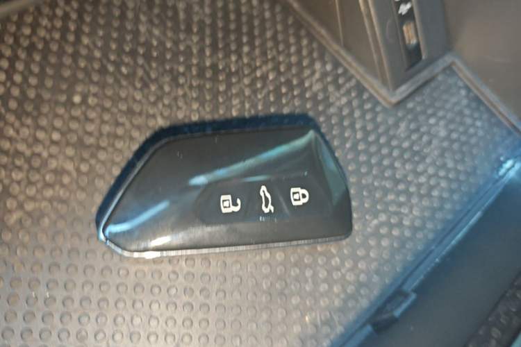 Used Volkswagen Teramont X 2021 380TSI Four-Wheel Drive Midnight Edition Vehicle Key