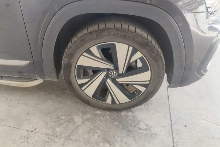 Used Volkswagen Teramont X 2021 380TSI Four-Wheel Drive Prestige Luxury Edition Right Front Wheel Hub