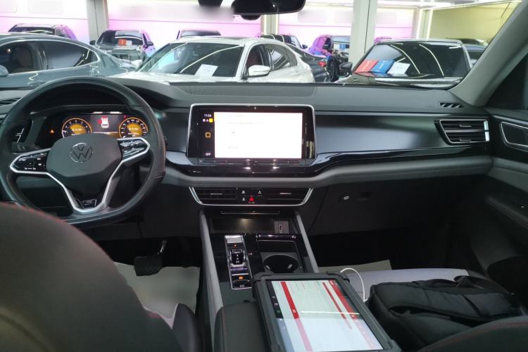 Used Volkswagen Teramont X 2021 330TSI Two-Wheel-Drive Luxury Edition Center Console