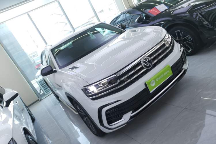 Used Volkswagen Teramont X 2021 330TSI Two-Wheel-Drive Luxury Edition Front Right 45 Deg