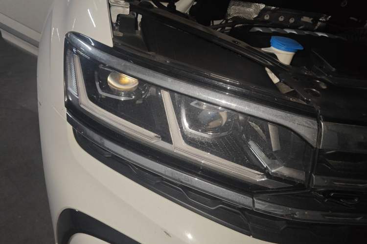 Used Volkswagen Teramont X 2021 530 V6 Four-Wheel Drive Prestige Flagship Edition Right Front Headlight