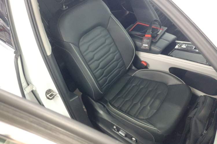 Used Volkswagen Teramont X 2021 330TSI Two-Wheel-Drive Prestige Luxury Edition Right Front Seat