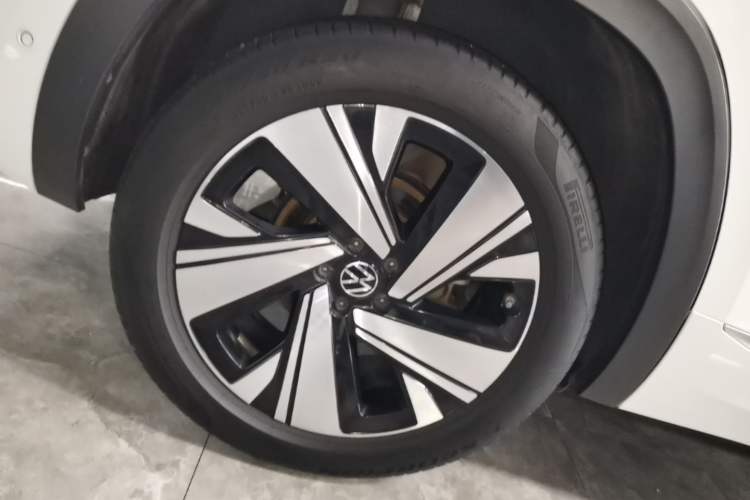Used Volkswagen Teramont X 2021 380TSI Four-Wheel Drive Prestige Luxury Edition Right Rear Wheel Hub