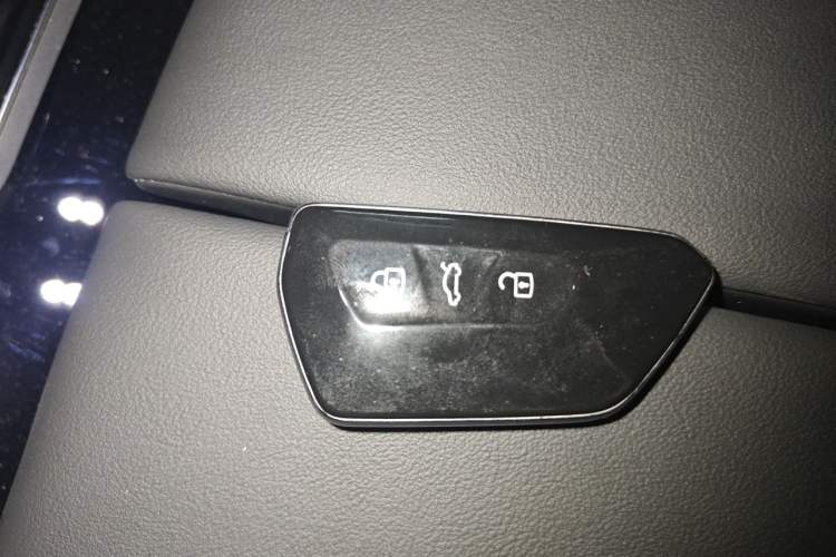Used Volkswagen Teramont X 2021 530 V6 Four-Wheel Drive Prestige Flagship Edition Vehicle Key