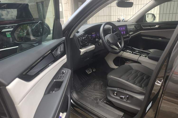 Used Volkswagen Teramont X 2022 530 V6 Four-Wheel Drive Prestige Luxury Edition Driver Seat