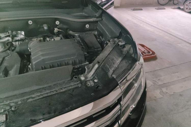 Used Volkswagen Teramont X  Engine Bay Left