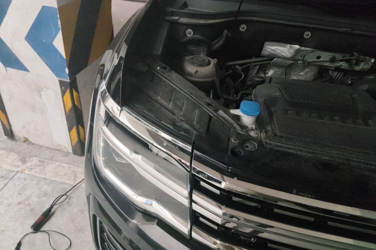 Used Volkswagen Teramont X  Engine Bay Right