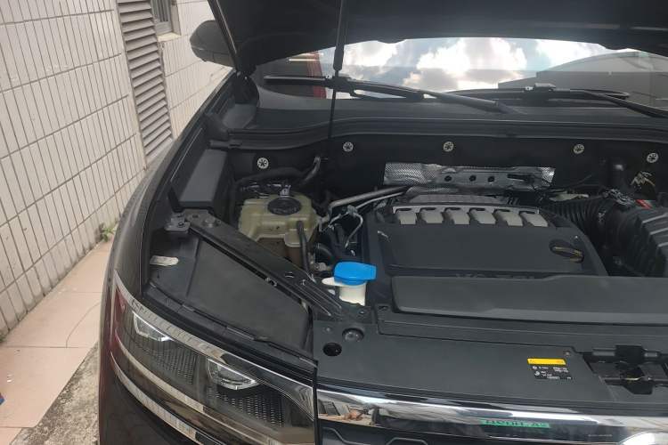 Used Volkswagen Teramont X 2022 530 V6 Four-Wheel Drive Prestige Luxury Edition Engine Bay Right