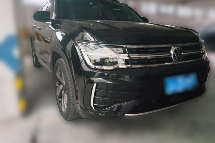 Used Volkswagen Teramont X  Front Right 45 Deg