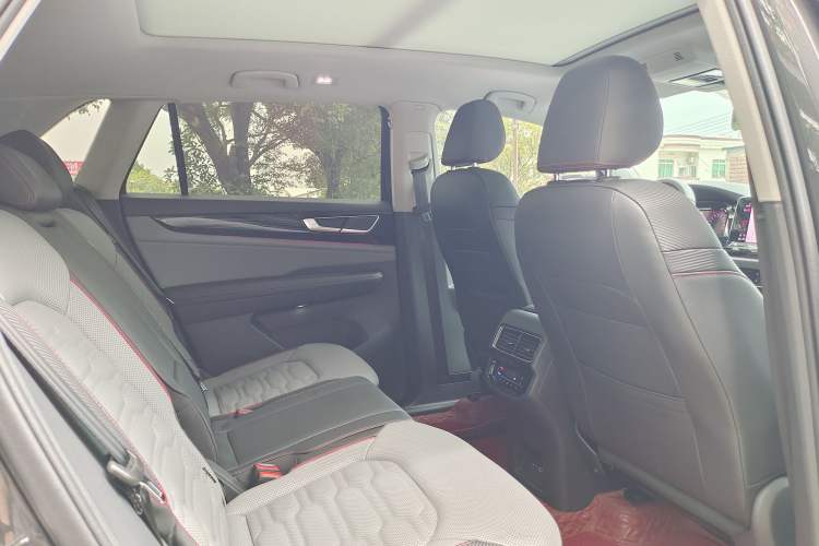 Used Volkswagen Teramont X 2022 330TSI Two-Wheel-Drive Prestige Luxury Edition Interior 10