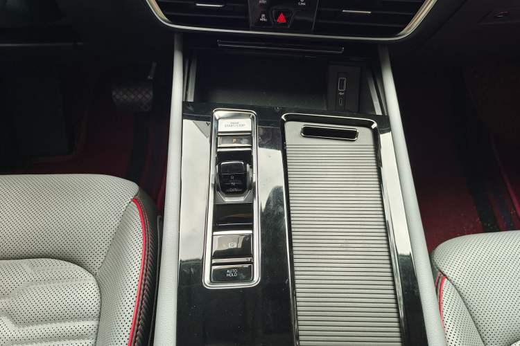 Used Volkswagen Teramont X 2022 330TSI Two-Wheel-Drive Prestige Luxury Edition Interior 4