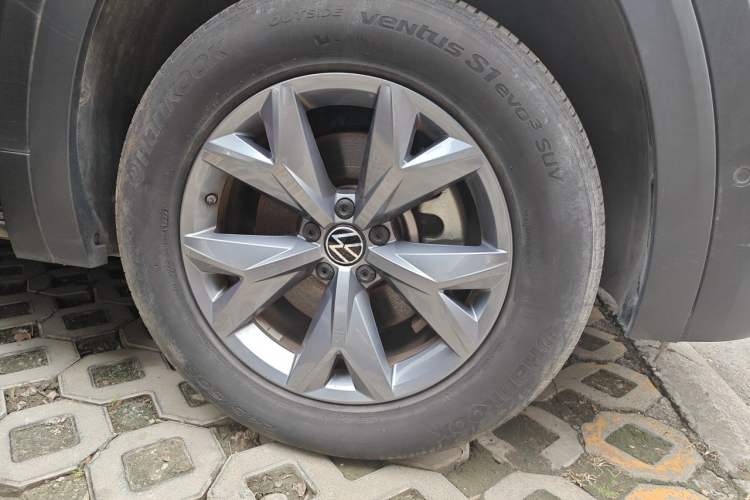 Used Volkswagen Teramont X 2022 380TSI Four-Wheel Drive Luxury Edition Right Front Wheel Hub