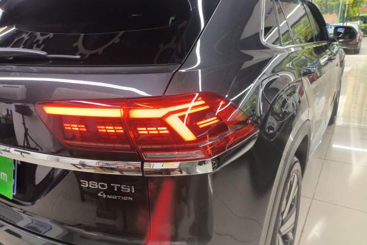 Used Volkswagen Teramont X 2022 380TSI Four-Wheel Drive Prestige Luxury Edition Right Rear Taillight