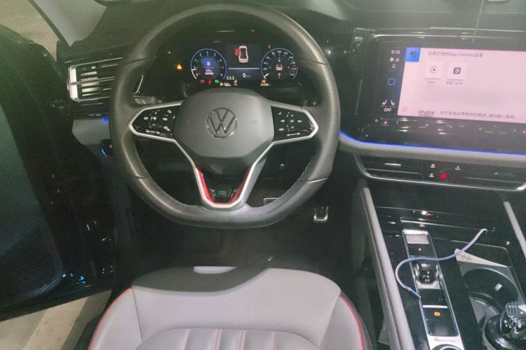 Used Volkswagen Teramont X  Steering Wheel
