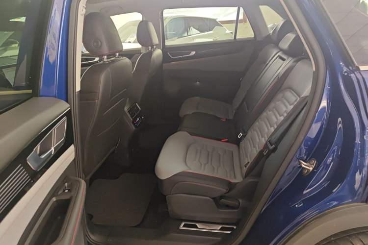 Used Volkswagen Teramont X 2022 380TSI Four-Wheel Drive Luxury Edition Left Rear Seat
