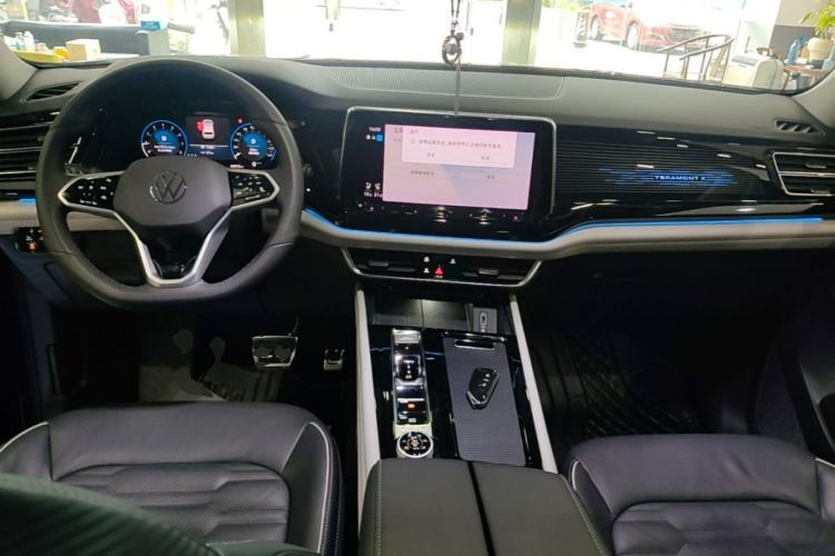 Used Volkswagen Teramont X 2022 530 V6 Four-Wheel Drive Prestige Flagship Edition Center Console