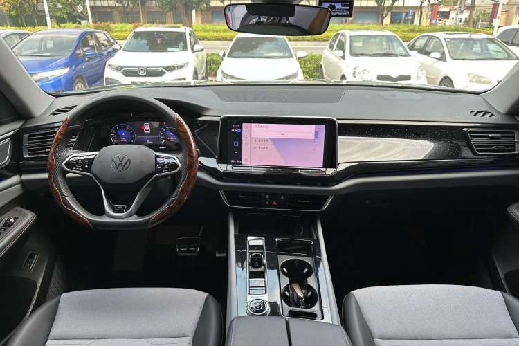 Used Volkswagen Teramont X 2022 380TSI Four-Wheel Drive Luxury Edition Center Console