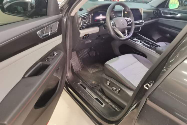 Used Volkswagen Teramont X 2022 330TSI Two-Wheel-Drive Luxury Edition Driver Seat