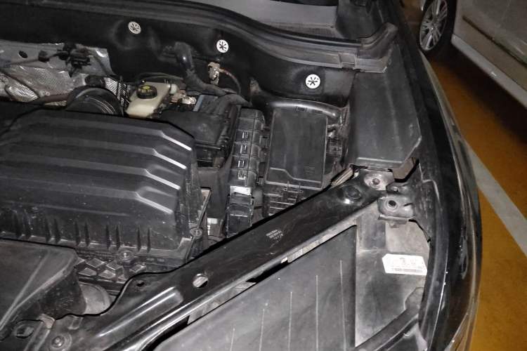 Used Volkswagen Teramont X 2022 380TSI Four-Wheel Drive Polar Night Limited Edition Engine Bay Left