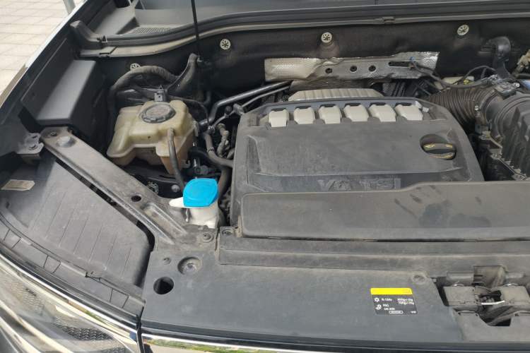 Used Volkswagen Teramont X 2022 530 V6 Four-Wheel Drive Prestige Luxury Edition Engine Bay Right