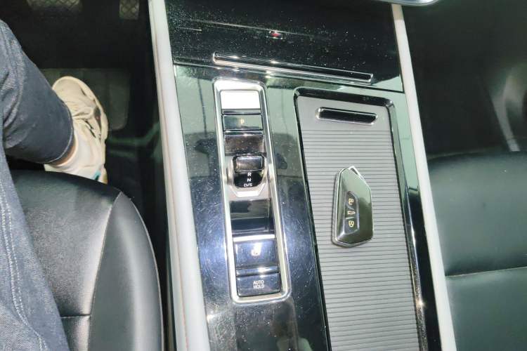 Used Volkswagen Teramont X 2022 330TSI Two-Wheel-Drive Luxury Edition Gear Lever