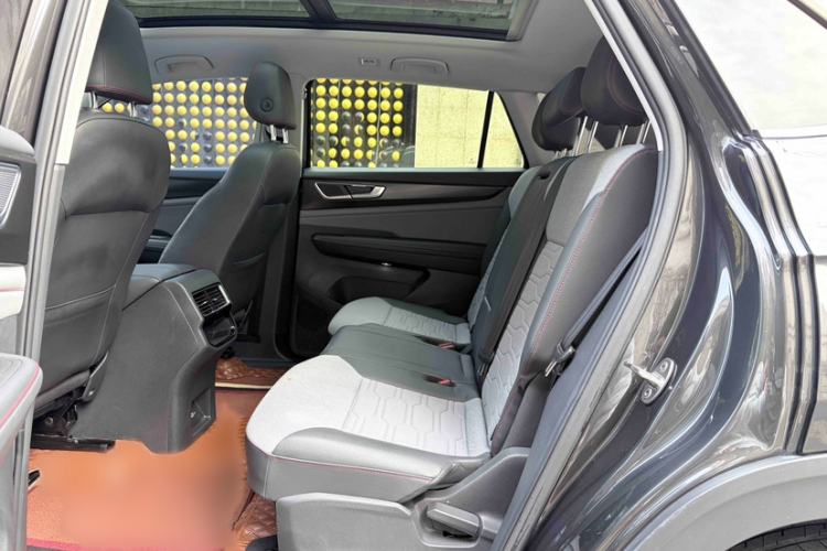 Used Volkswagen Teramont X 2022 330TSI Two-Wheel-Drive Luxury Edition Interior 11