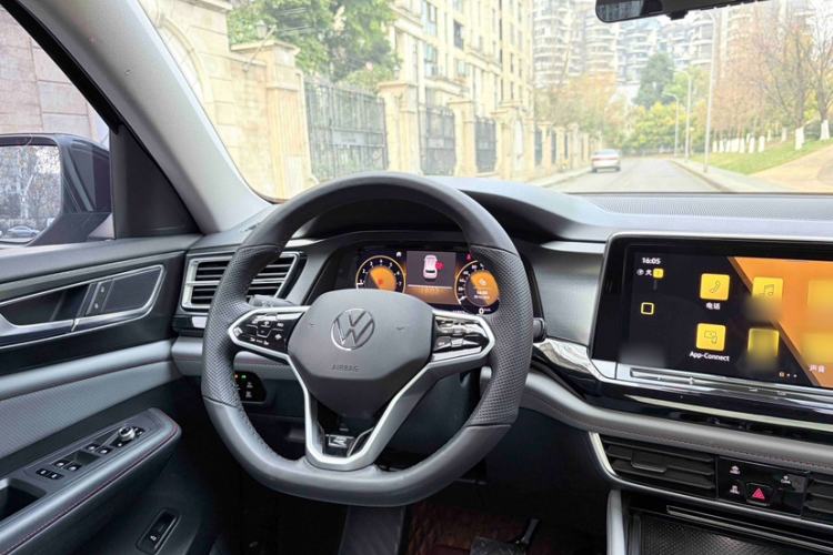Used Volkswagen Teramont X 2022 330TSI Two-Wheel-Drive Luxury Edition Interior 2