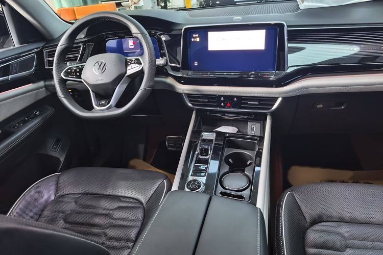 Used Volkswagen Teramont X 2022 530 V6 Four-Wheel Drive Prestige Luxury Edition Interior 3