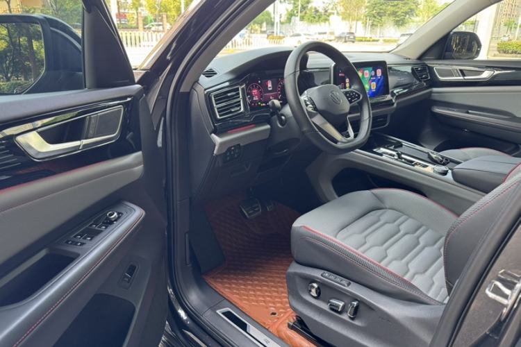 Used Volkswagen Teramont X 2022 530 V6 Four-Wheel Drive Prestige Luxury Edition Interior 4