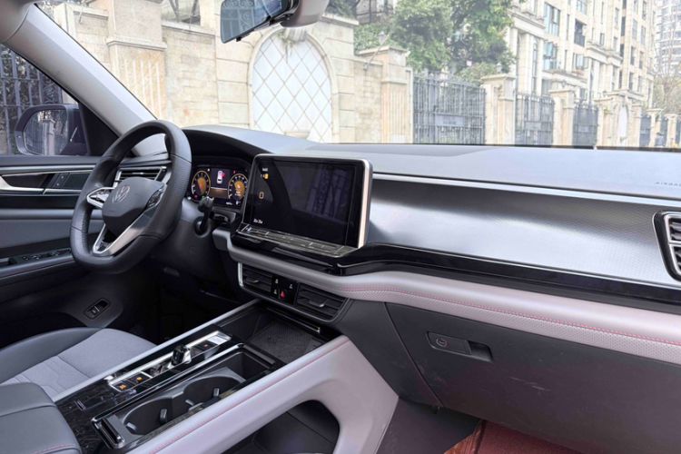Used Volkswagen Teramont X 2022 330TSI Two-Wheel-Drive Luxury Edition Interior 4