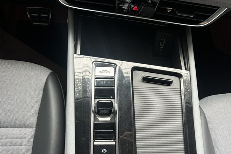 Used Volkswagen Teramont X 2022 380TSI Four-Wheel Drive Luxury Edition Interior 4
