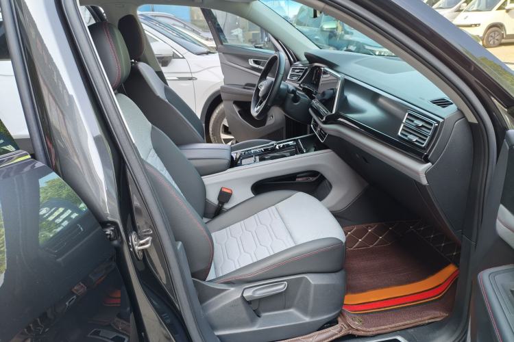 Used Volkswagen Teramont X 2022 330TSI Two-Wheel-Drive Luxury Edition Interior 8