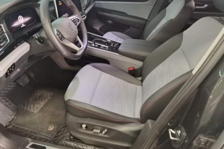 Used Volkswagen Teramont X 2022 330TSI Two-Wheel-Drive Luxury Edition Left Front Seat