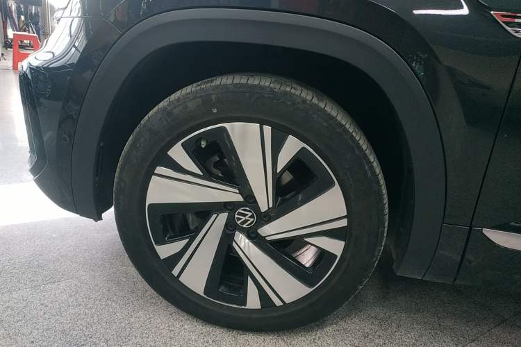 Used Volkswagen Teramont X 2022 380TSI Four-Wheel Drive Prestige Luxury Edition Left Front Wheel Hub