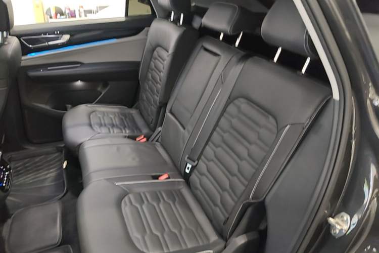 Used Volkswagen Teramont X 2022 530 V6 Four-Wheel Drive Prestige Flagship Edition Left Rear Seat