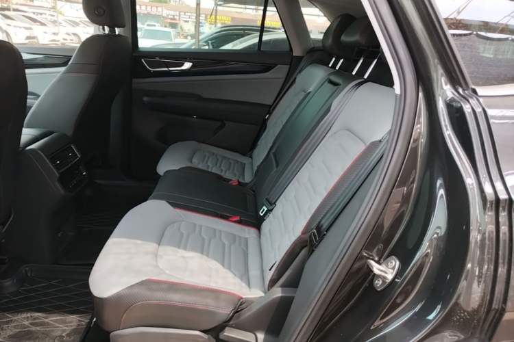 Used Volkswagen Teramont X 2022 380TSI Four-Wheel Drive Prestige Luxury Edition Left Rear Seat