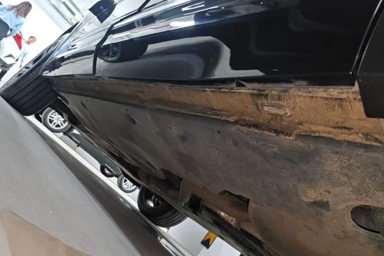 Used Volkswagen Teramont X 2022 380TSI Four-Wheel Drive Prestige Flagship Edition Left Side Sill