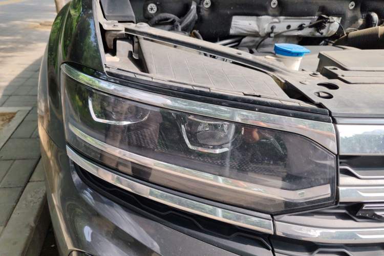 Used Volkswagen Teramont X 2022 380TSI Four-Wheel Drive Luxury Edition Right Front Headlight