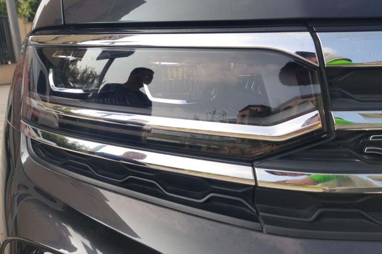 Used Volkswagen Teramont X 2022 530 V6 Four-Wheel Drive Prestige Luxury Edition Right Front Headlight