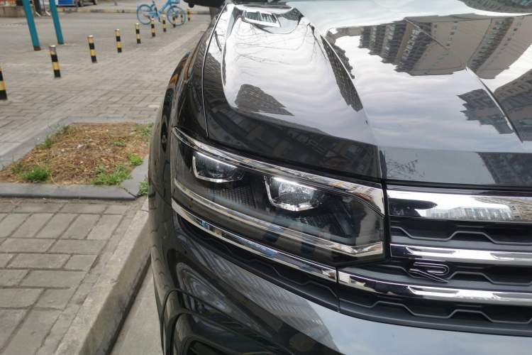 Used Volkswagen Teramont X 2022 380TSI Four-Wheel Drive Luxury Edition Right Front Headlight