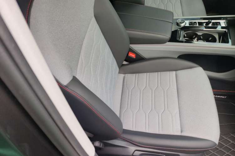 Used Volkswagen Teramont X 2022 380TSI Four-Wheel Drive Luxury Edition Right Front Seat